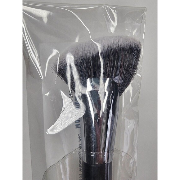 Younique Angled Fan Brush New Sealed - Picture 3 of 3